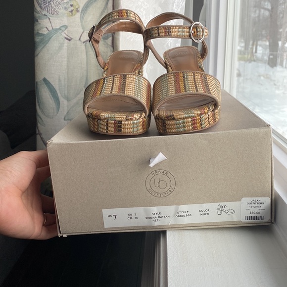 New Urban Outfitters Sienna Rattan Multi-Coloured Sandal with Block Heels - Picture 9 of 12